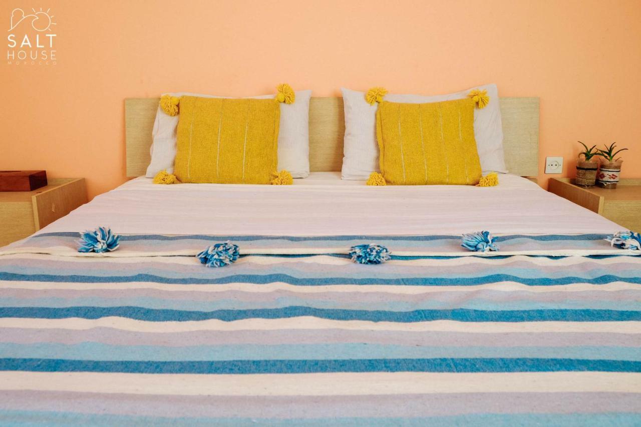 Tamraght Salt House Morocco - Surf & Yoga Camp Bed & Breakfast エクステリア 写真